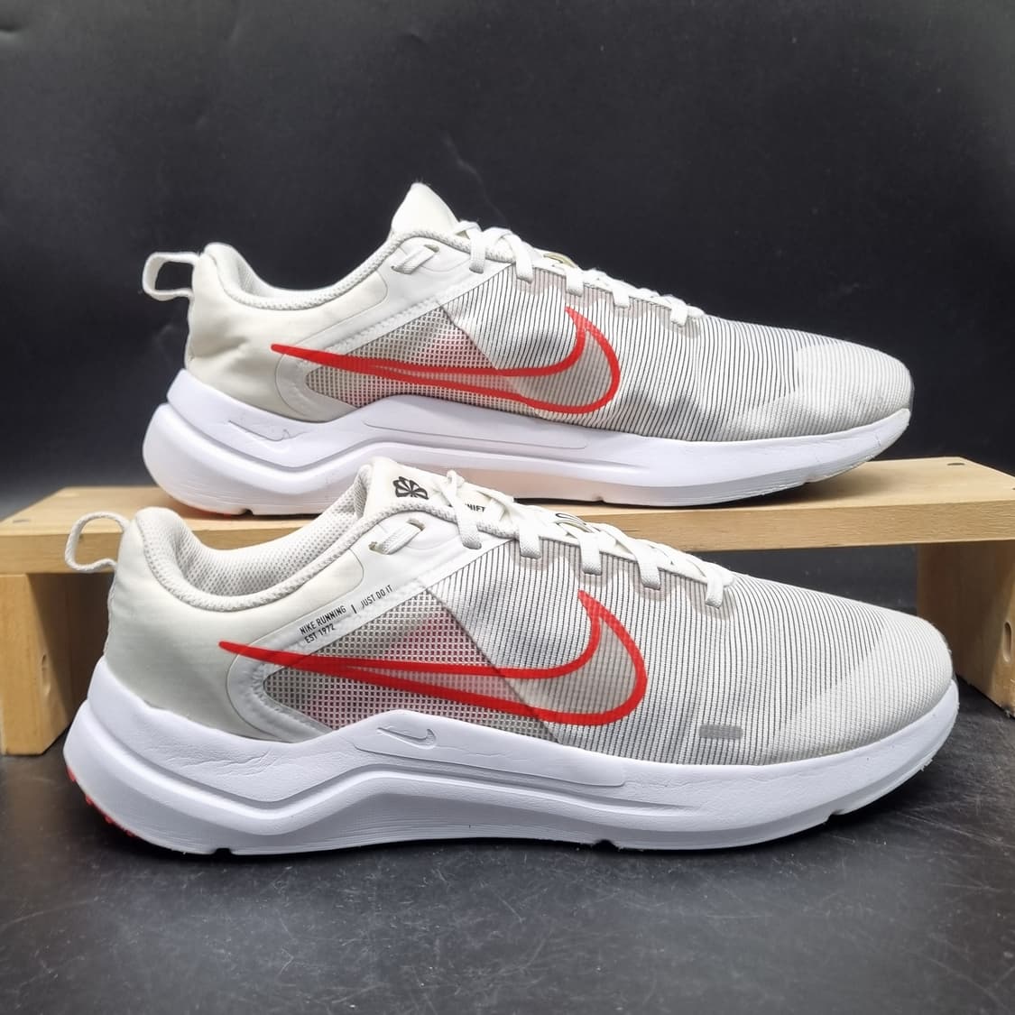 나이키 다운시프터12  남성런닝화 270 상품이미지1