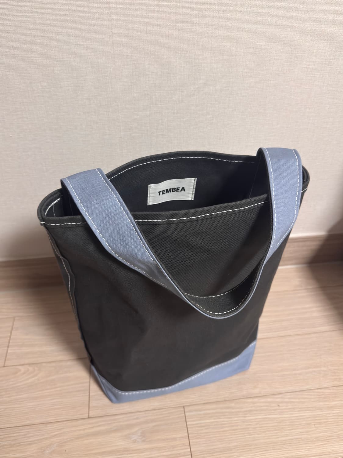 템베아 바게트 토트백 s사이즈 차콜/아쿠아블루 상품이미지1
