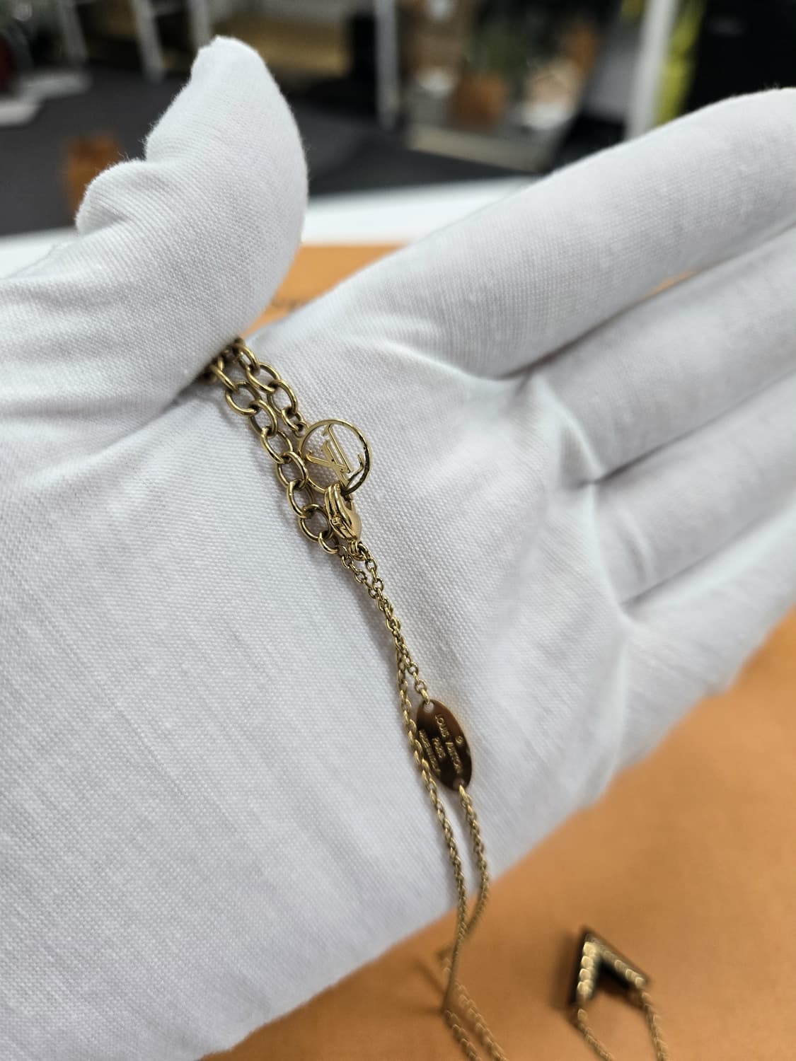 [A급컨디션]루이비통 에센셜 목걸이 상품이미지4