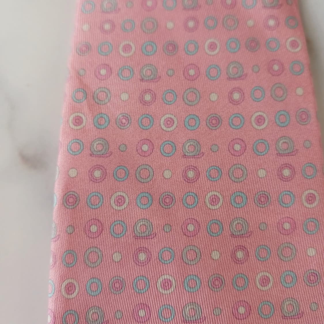 살바토레 페라가모 실크 핑크 넥타이 9cm A등급 A18847
 상품이미지7