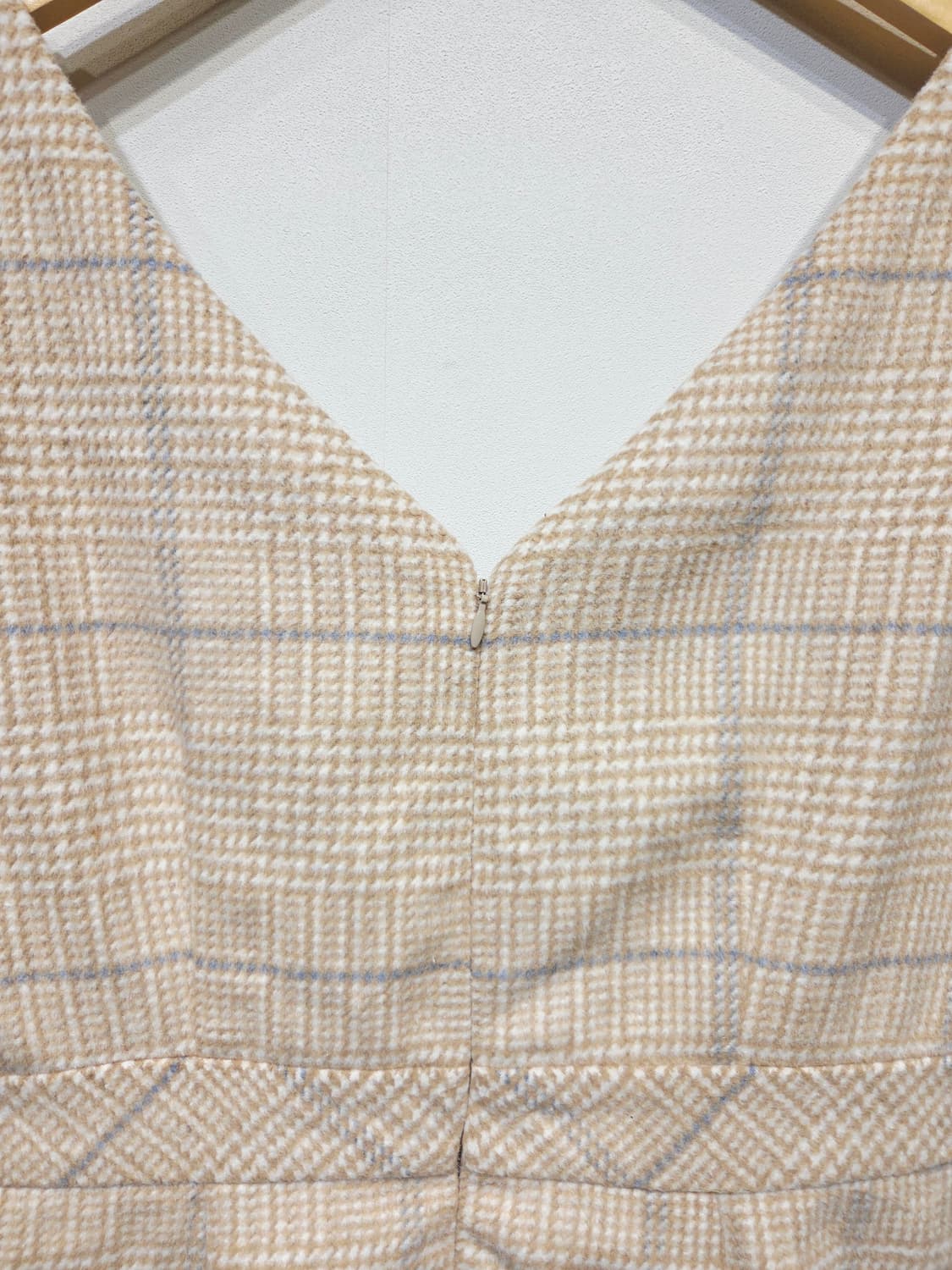 Couture brooch 쿠튀르 브로치 체크 브이넥 민소매 원피스 상품이미지6