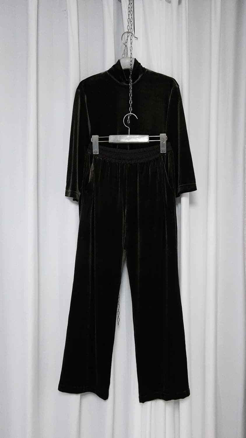 MIKVE 미크베 벨벳 소재 터틀넥 상하의 세트 55 상품이미지3