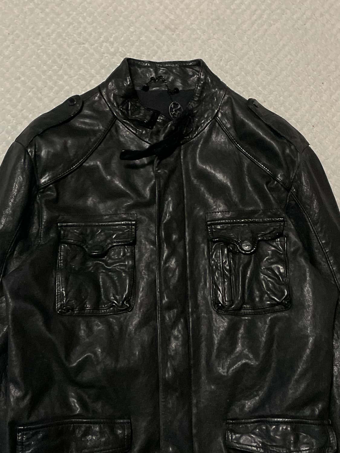 XESS 아티잔 무드 램스킨 양가죽 포켓 절개 레더 자켓 상품이미지3