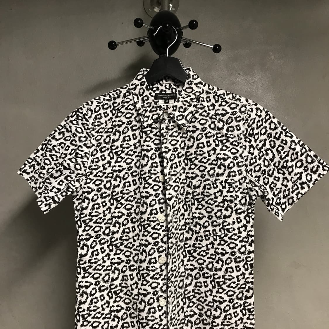 꼼데가르송 옴므 플러스 레오파드 반팔 셔츠 XS 상품이미지2