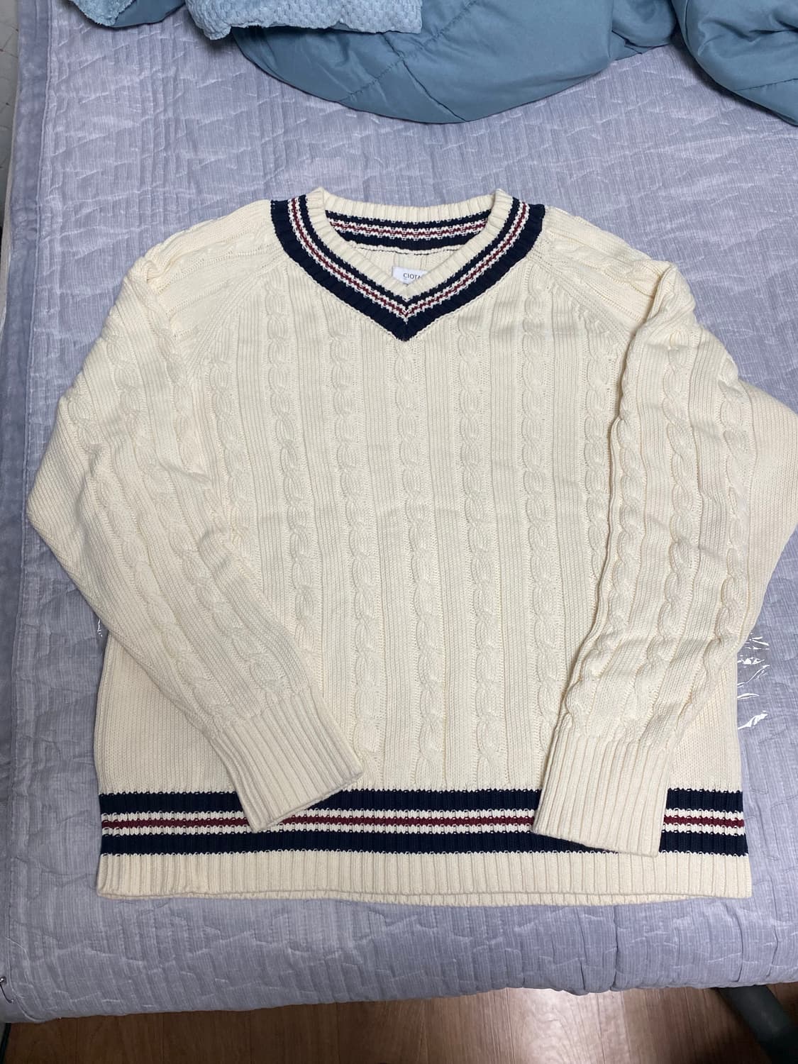 5)시오타 크로켓 스웨터 니트 뉴진스 해린 착용 상품이미지3