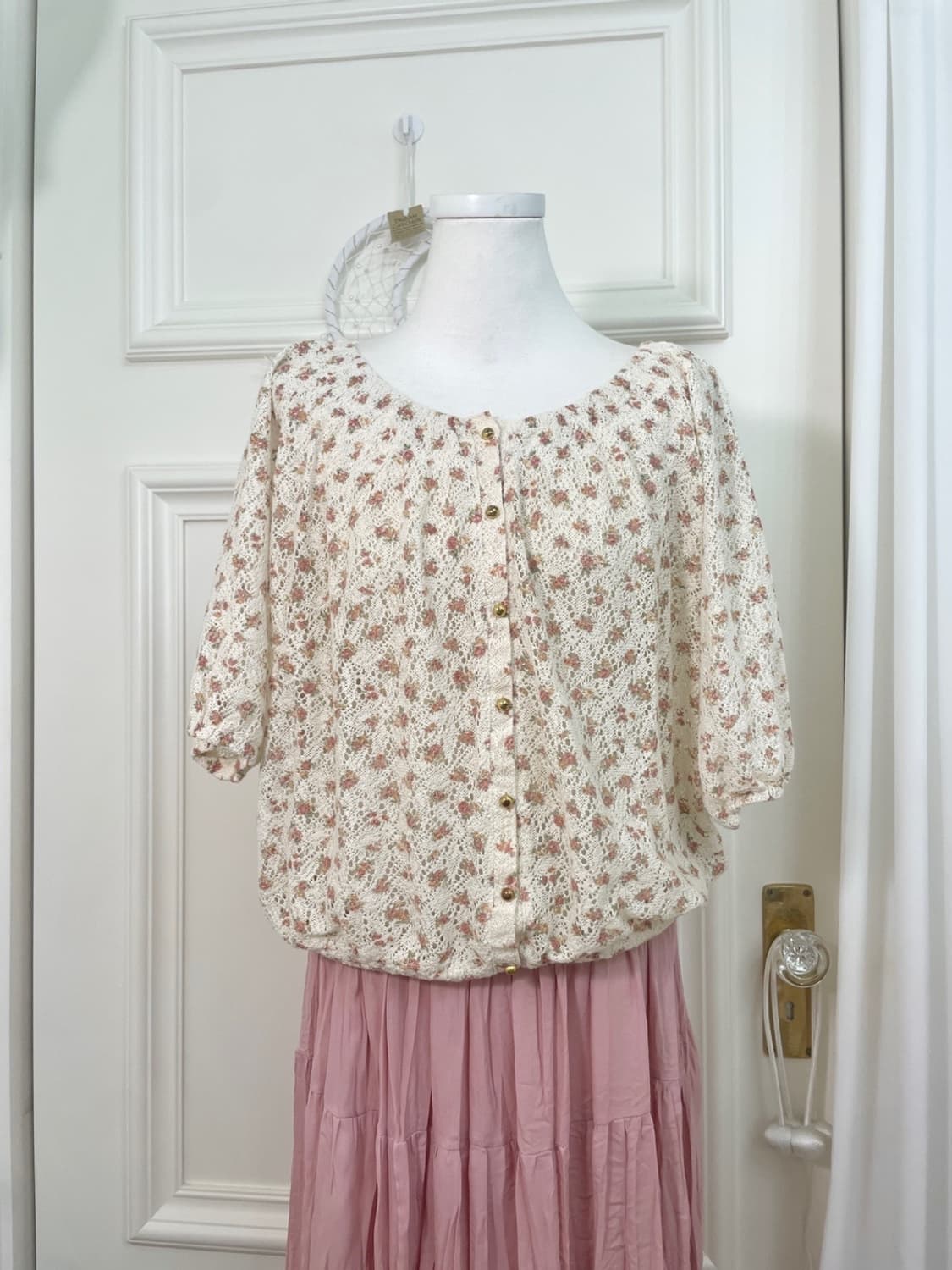 ivory flower lace off-shoulder crochet t 상품이미지7