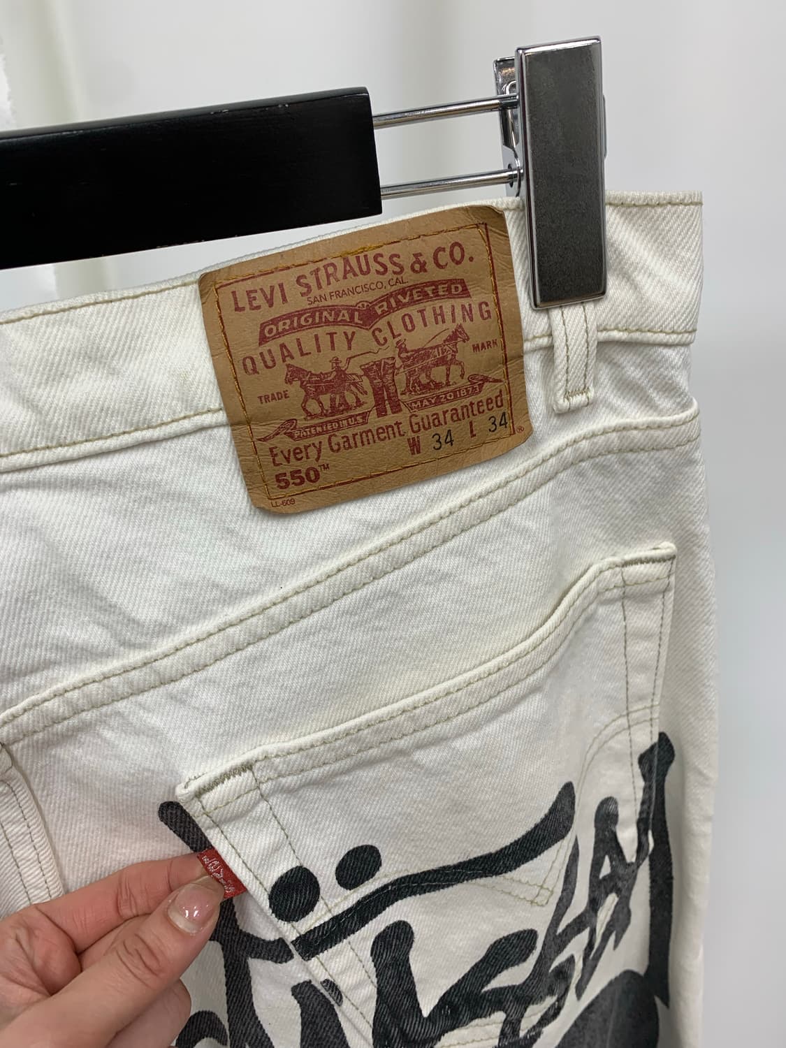 Stüssy x Levi’s white jeans 상품이미지5