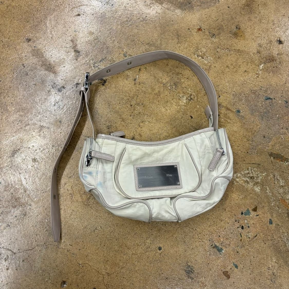 마뗑킴 마들렌 라운드 백 라이트 베이지  상품이미지2