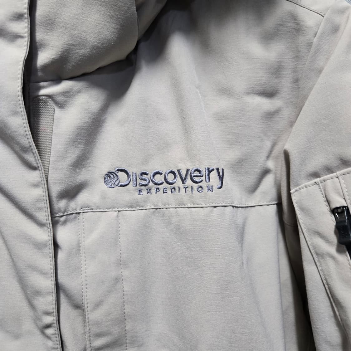 디스커버리 익스페디션  여성 마운틴쿡 구스다운 너구리털 패딩  상품이미지3