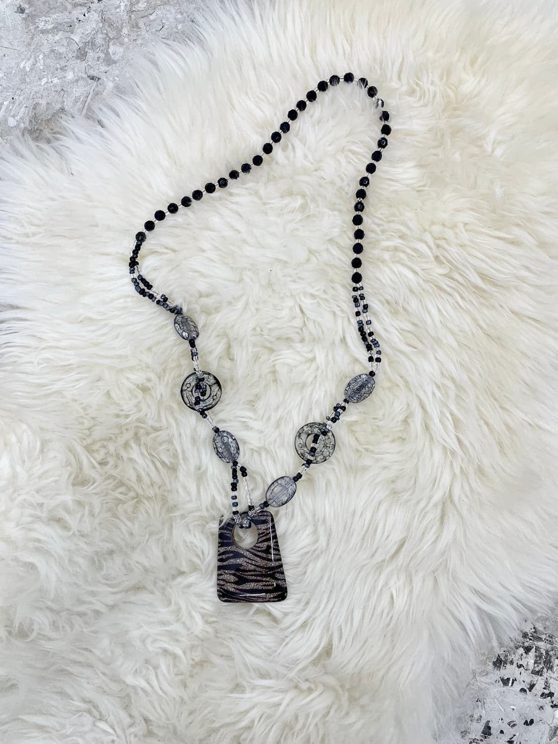 블랙페어리 지브라 드롭 네크리스 상품이미지3