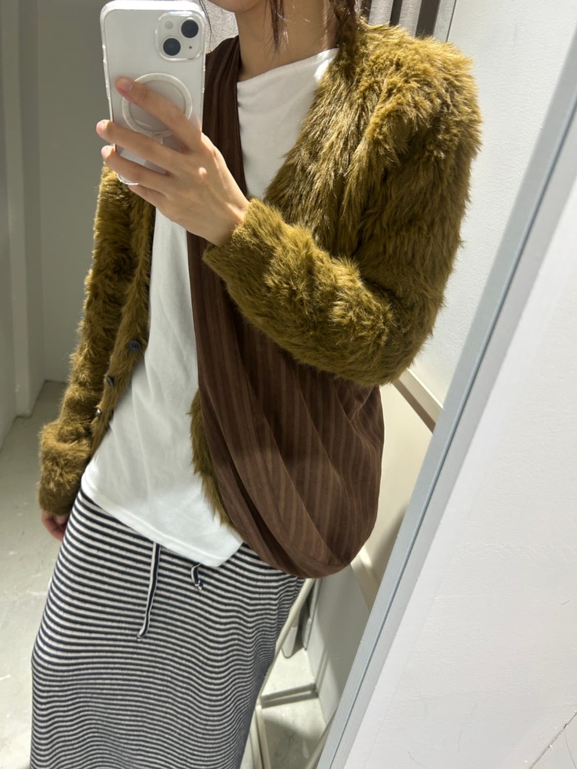 뮤로우 소프트 카멜 퍼가디건 상품이미지7