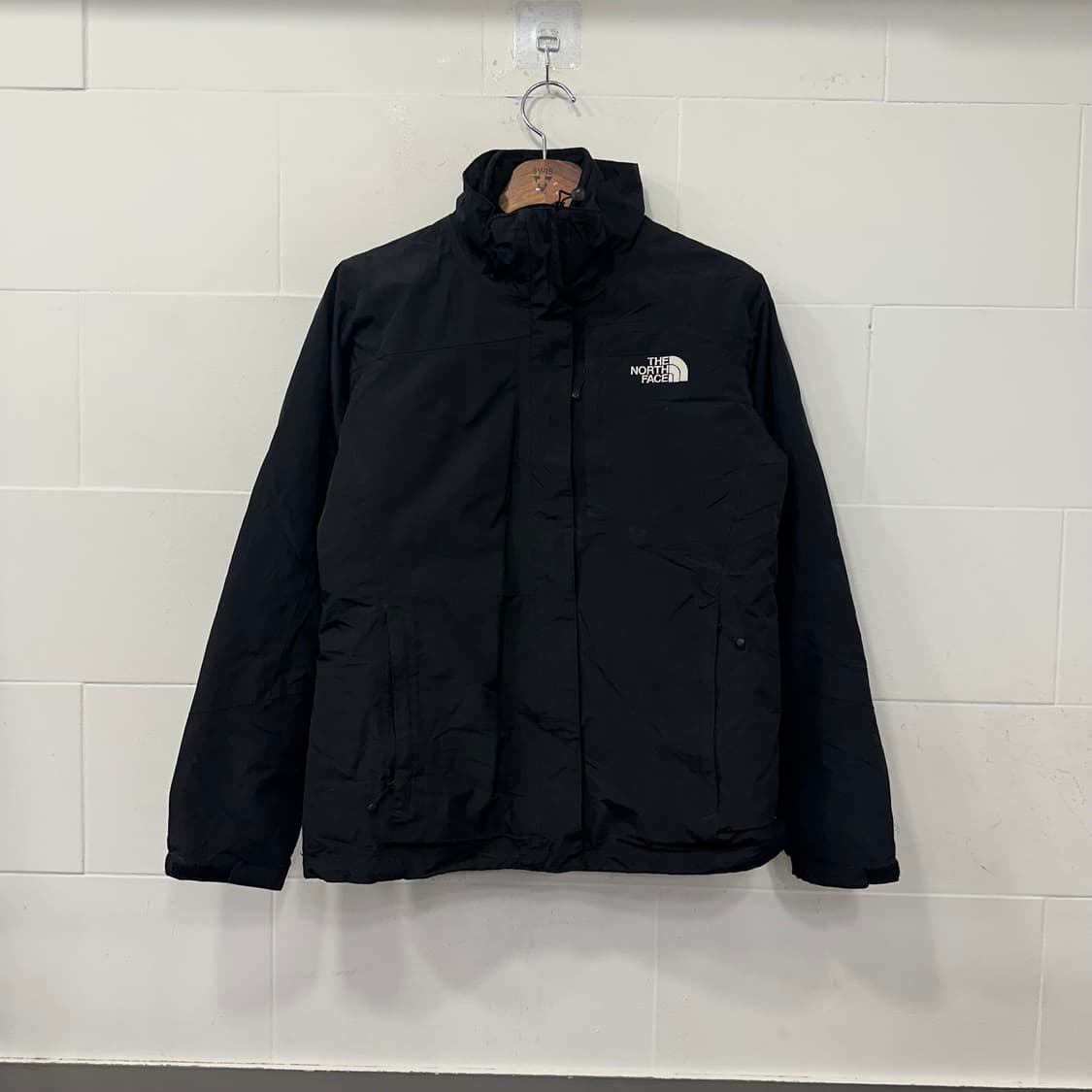 노스페이스 바람막이 상품이미지1