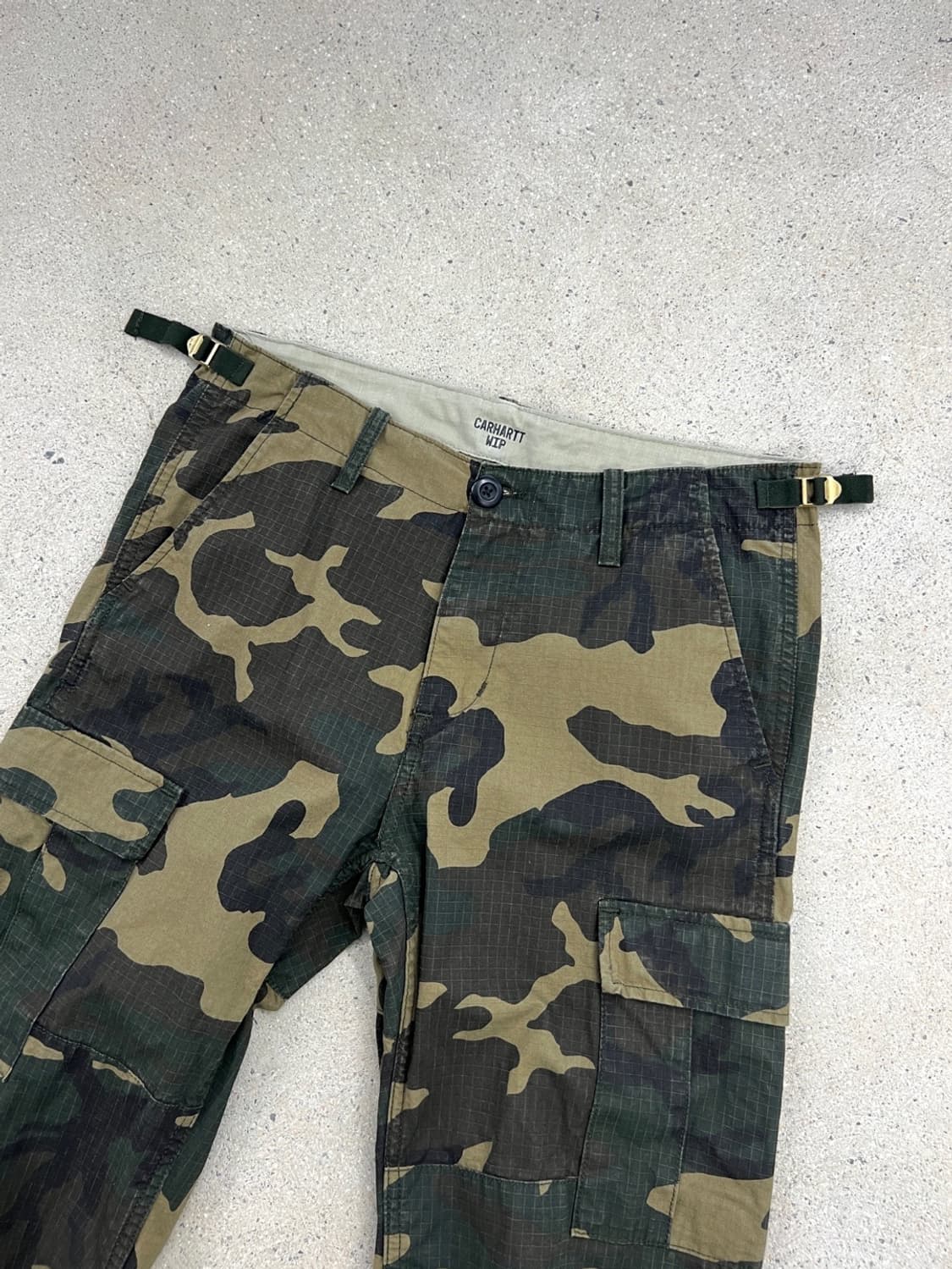 칼하트 WIP 에비에이션 카모 팬츠  상품이미지6