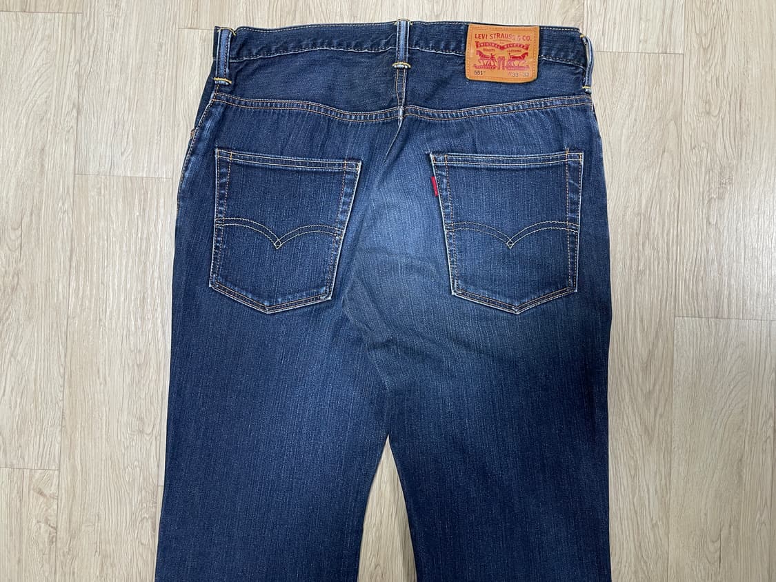 32) 리바이스 매장판 551 일자핏 진청워싱 데님팬츠 상품이미지7
