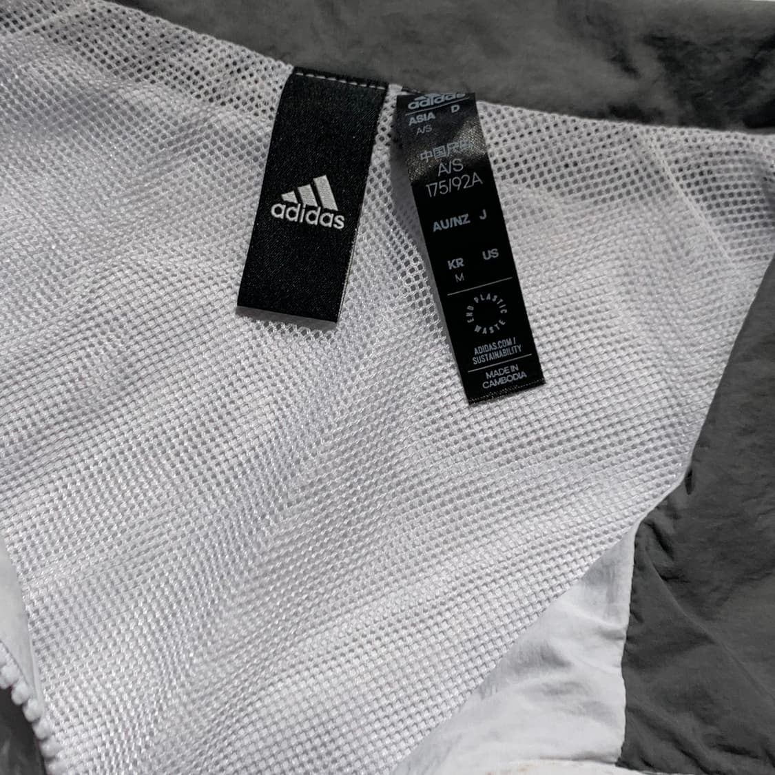 아디다스 우븐 오버사이즈 바람막이 상품이미지5