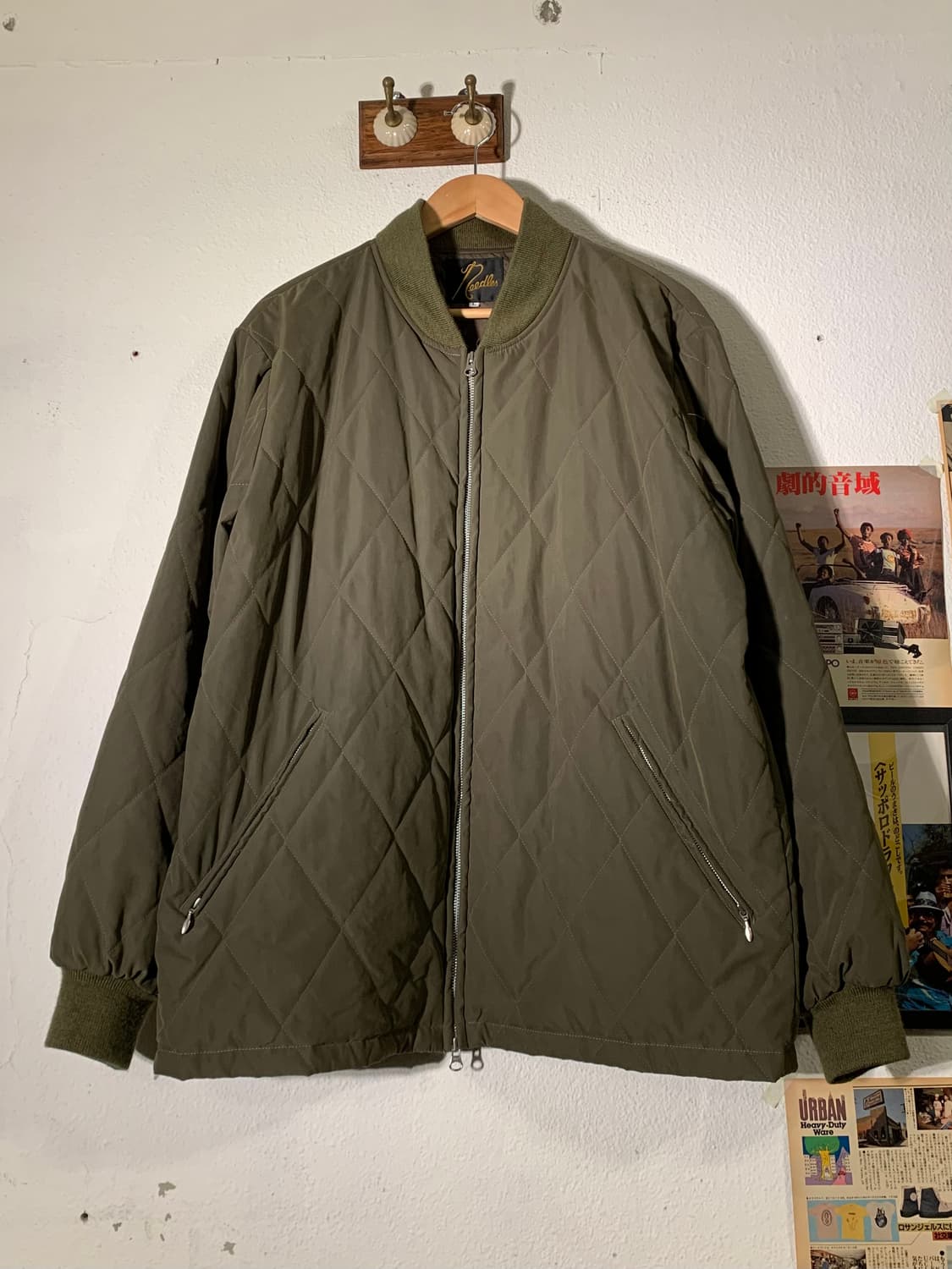 니들스 퀼팅 커버올 올리브 자켓 상품이미지1
