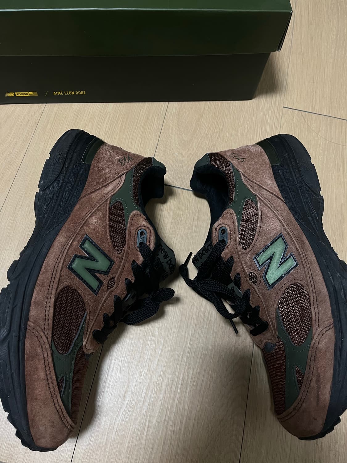 에메레온도르 콜라보 뉴발란스 993 브라운 상품이미지5