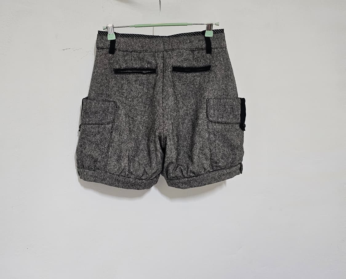 리트머스 모혼방. 블랙그레이톤 밑단 주름 반바지. 55 상품이미지4