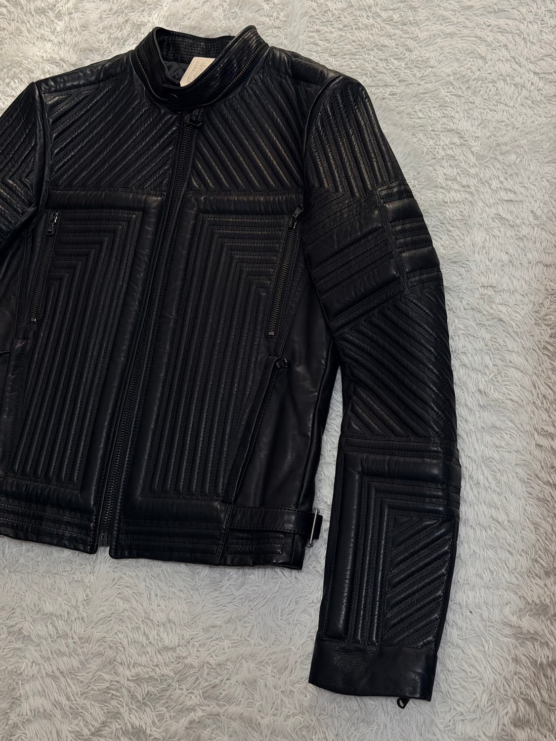 WOOYOUNGMI 솔리드옴므 기하학 입체 퀼팅 램스킨 레더 자켓 상품이미지2