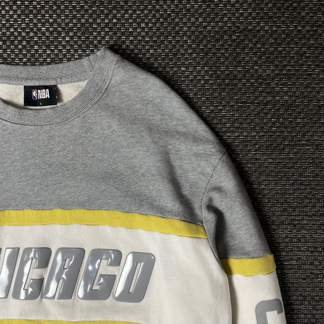 시카고 불스 그레이 옐로 화이트 배색 로고 맨투맨 L 상품이미지3