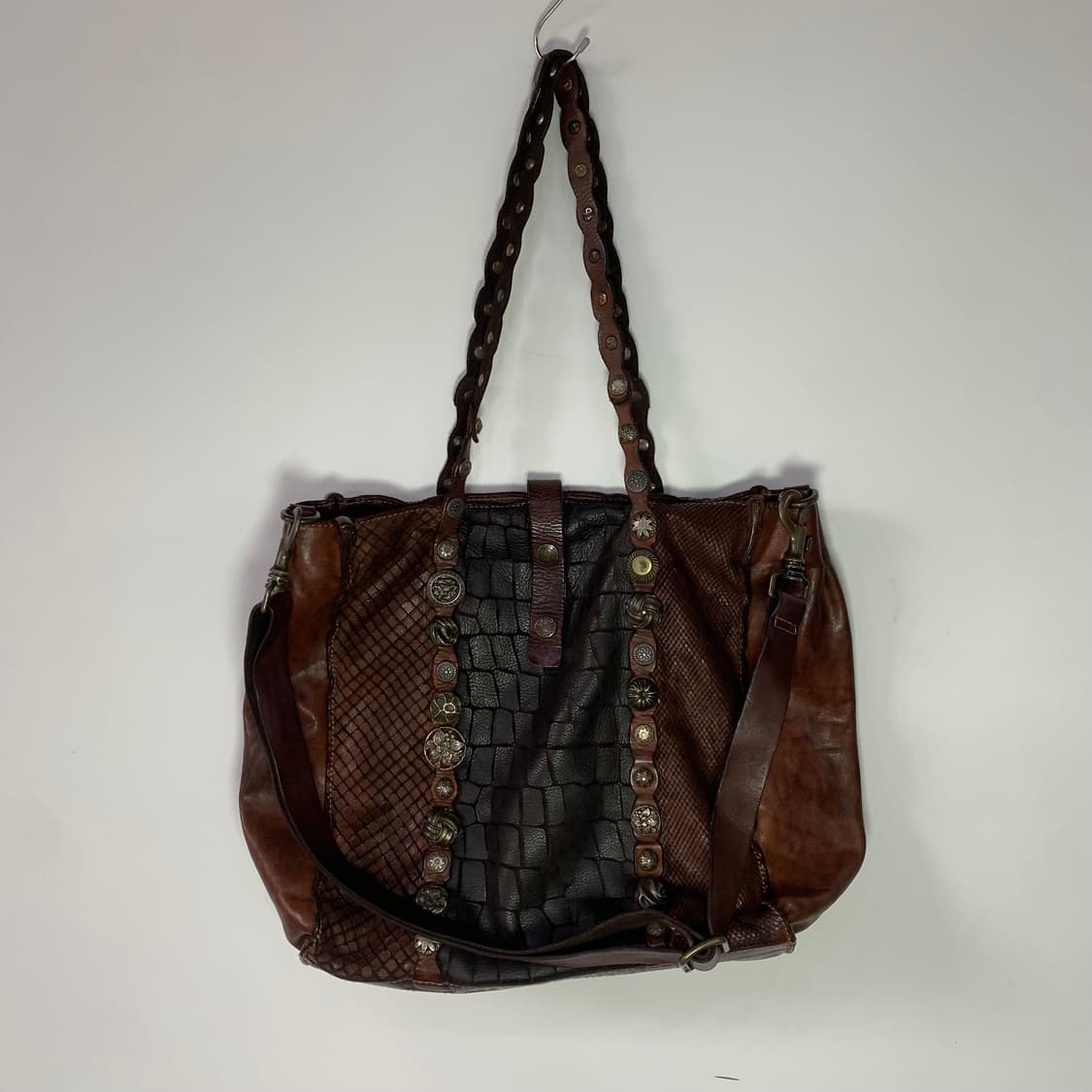 캄포마지 엠보싱 토트백 상품이미지1