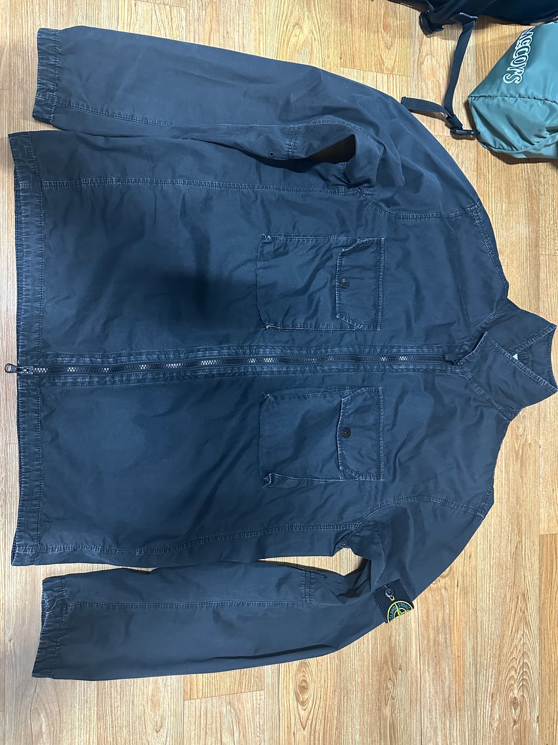 21fw 스톤아일랜드 블랙 올드이펙트 오버셔츠 상품이미지1