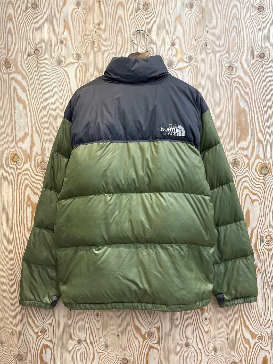 노스페이스 눕시 700 올리브 블랙 패딩 상품이미지2