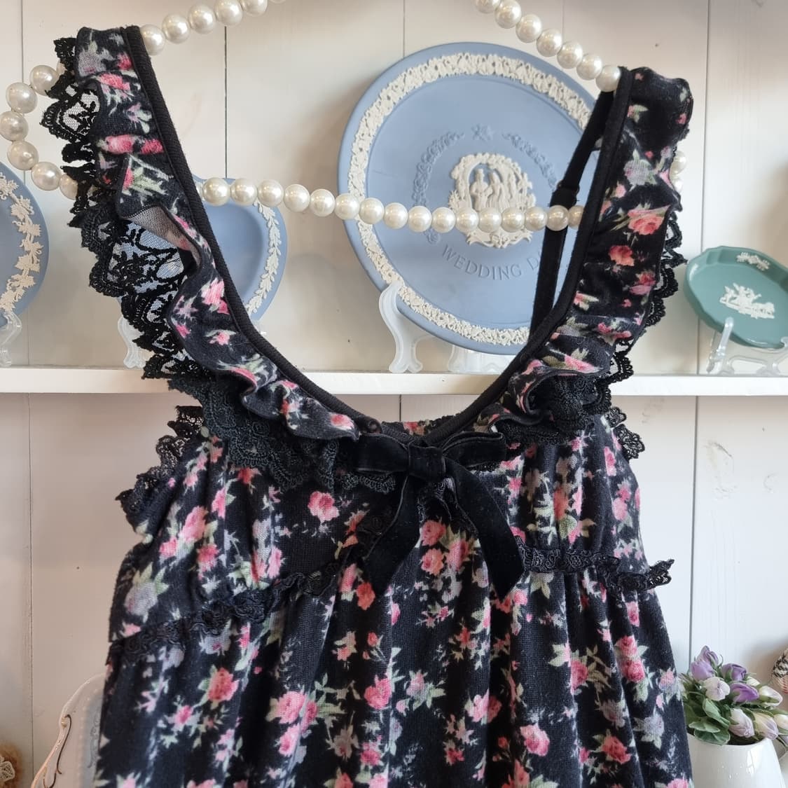 TRALALA(트랄라) 블랙 로즈 레이스 프릴 원피스 상품이미지2