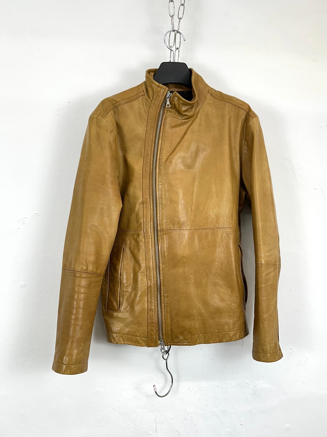 Asymmetric Curved Zip Goat Skin Jacket 상품이미지1