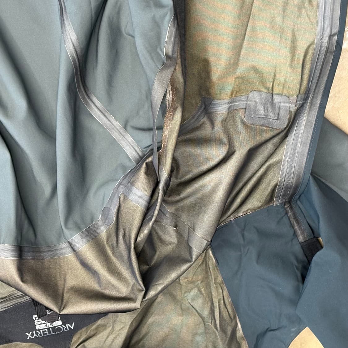 Arc'teryx 고어텍스 알파 SV 자켓 상품이미지4
