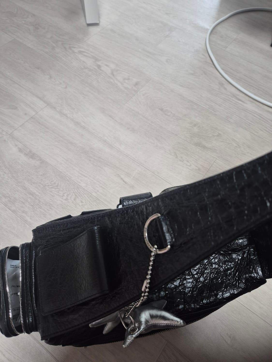 발렌시아가 수퍼비지 슬링백 스몰 블랙 상품이미지4