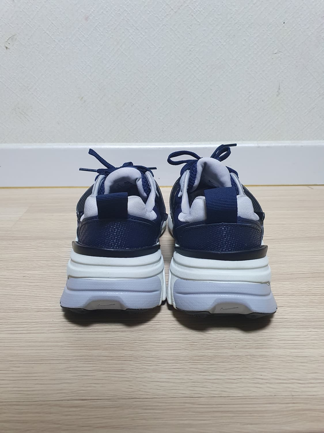 나이키 v2k 런 운동화 270 상품이미지5