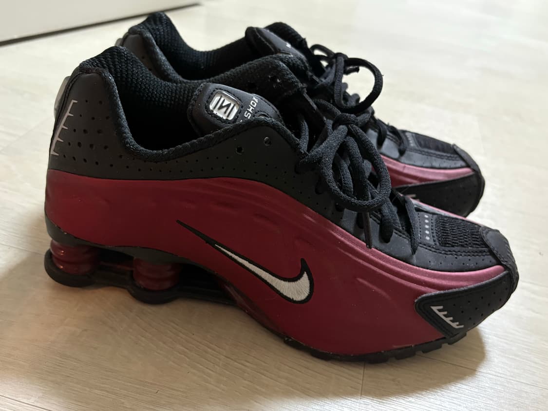 나이키 샥스 R4 블랙 팀 레드245 상품이미지1