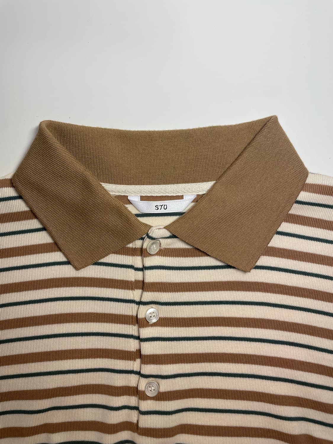 STU 스트라이프 카라 티셔츠 크림 베이지 (L사이즈) 상품이미지2