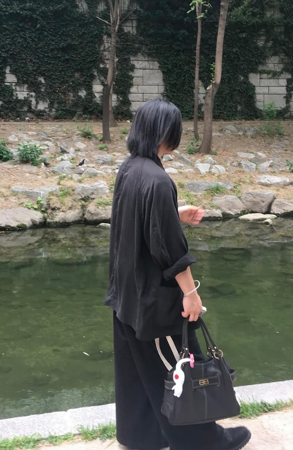 발렌시아가 테슬 레더 숄더백 상품이미지2