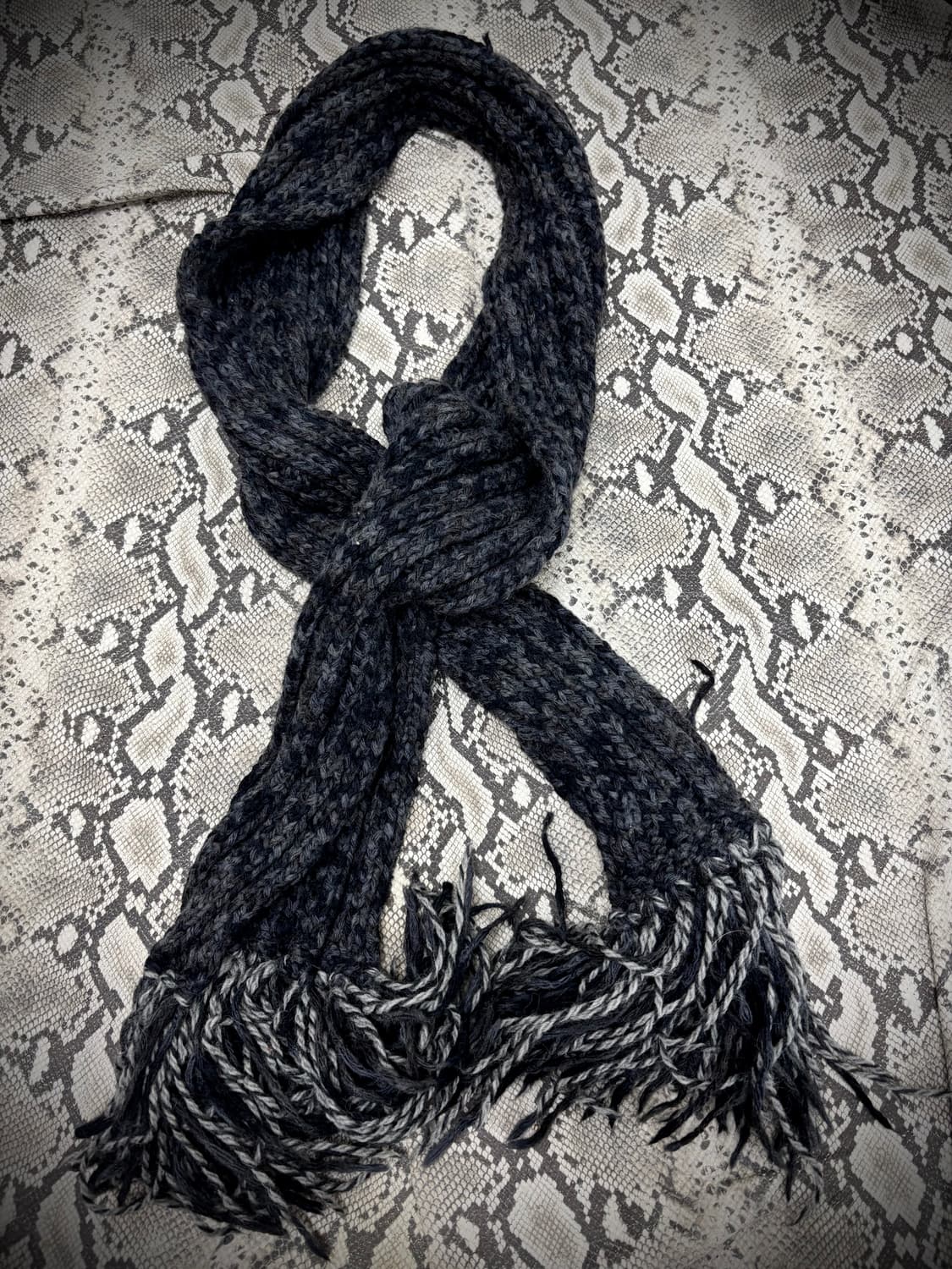 “Vintage” Over-Size Deep Grey Scarf 상품이미지4