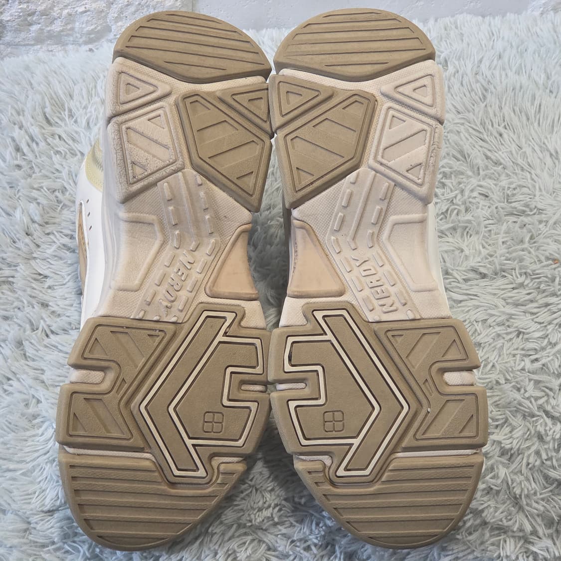 1a-23:너디 청키 러너 베이지 (270mm) 상품이미지9