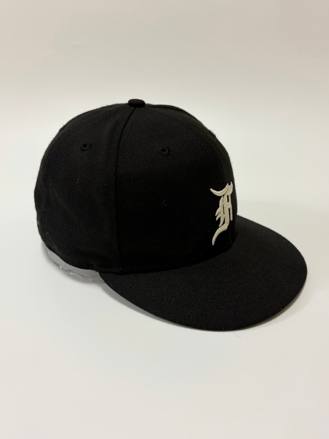 뉴에라 x 피어오브갓 에센셜 7 3/8 상품이미지2