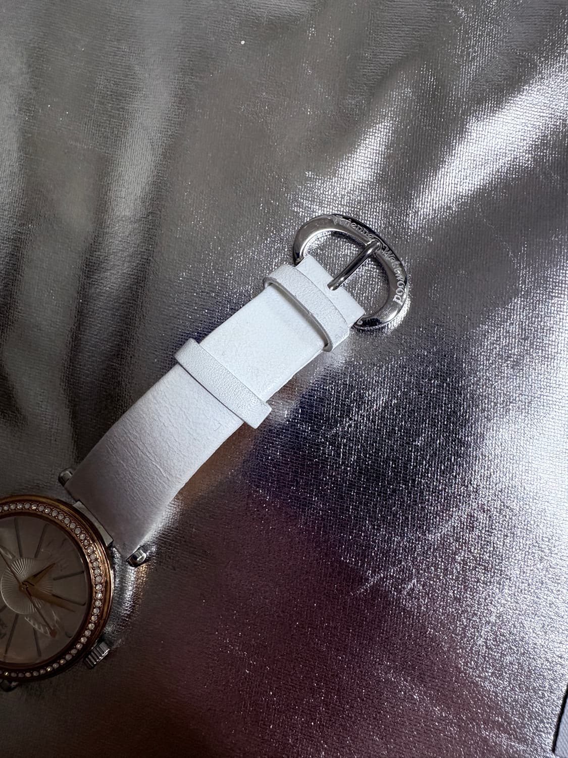 비비안웨스트우드 가죽시계 상품이미지3