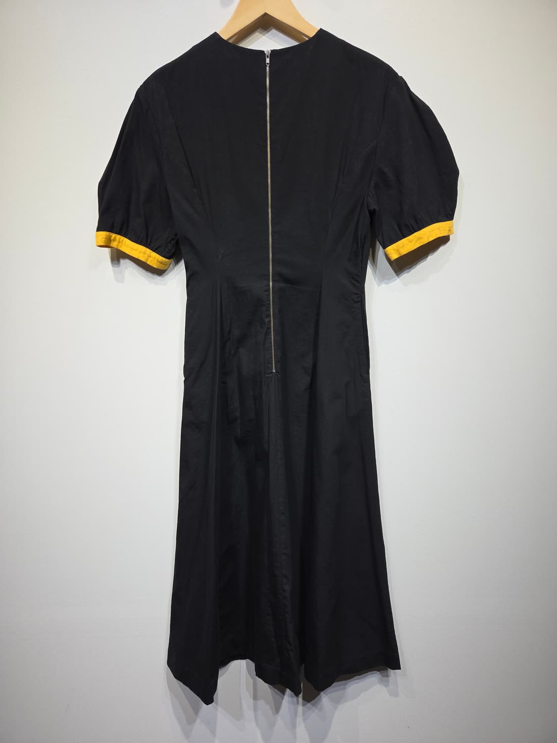 ANDYOU 앤유 블랙 퍼프 배색 롱 원피스 상품이미지5