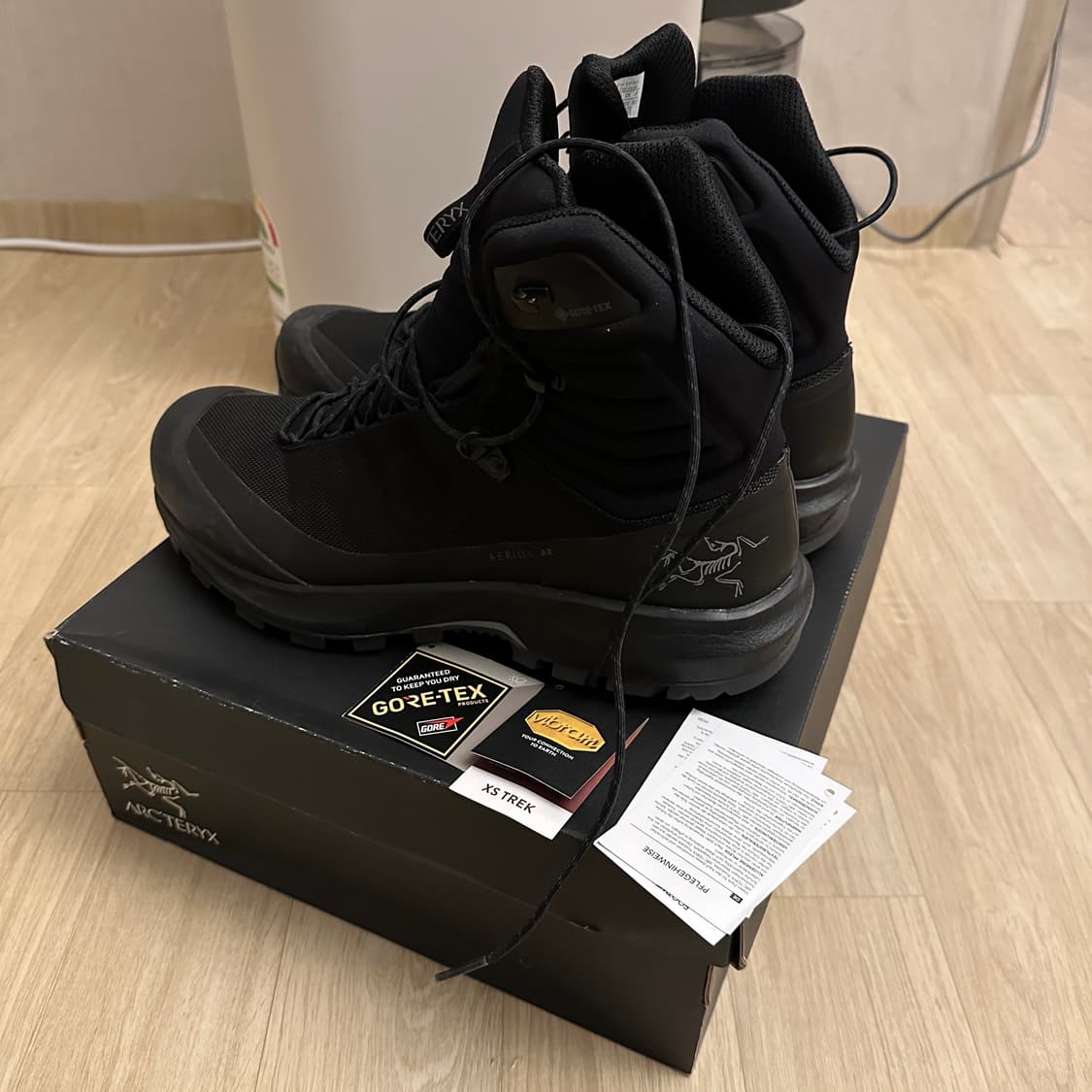 [285] 아크테릭스 에어리어스 AR 미드 고어텍스 상품이미지2