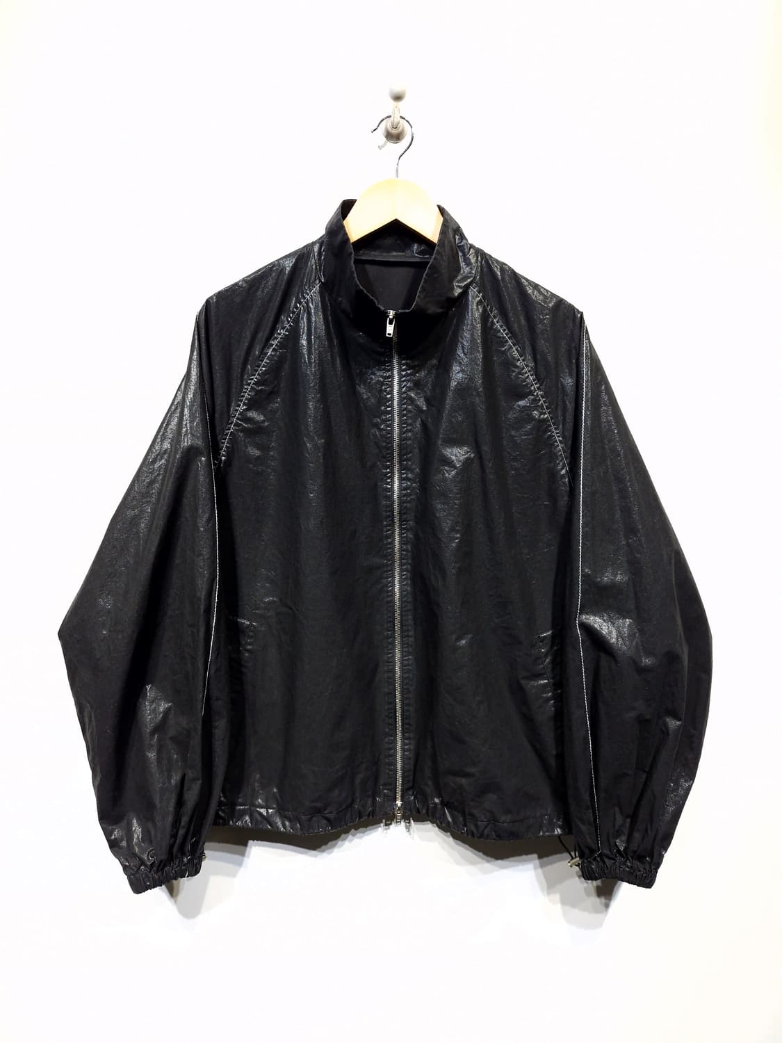 Matin Kim 마뗑킴 로고 코팅 자켓 상품이미지2