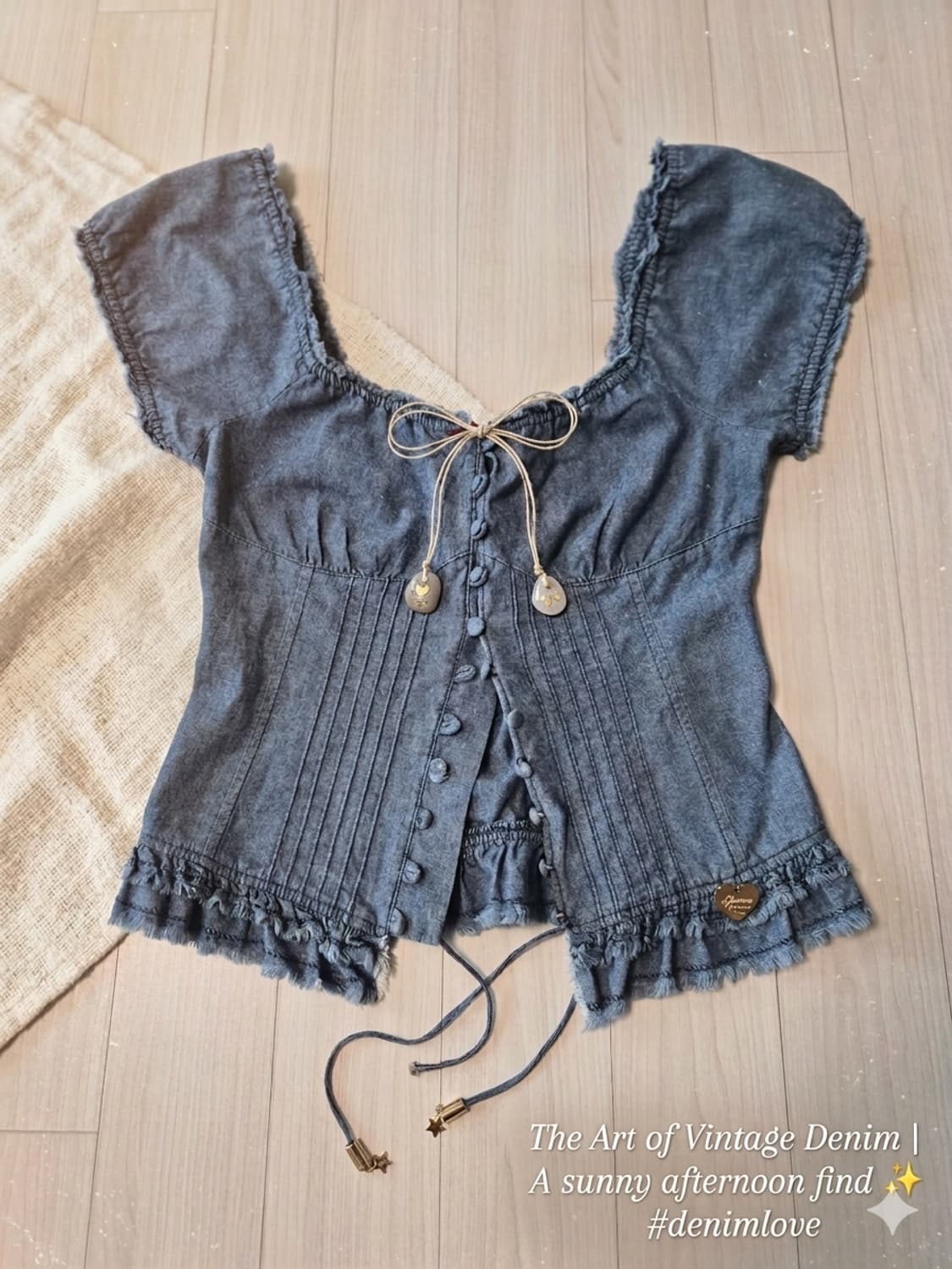 게스 오프숄더 데님블라우스 상품이미지1