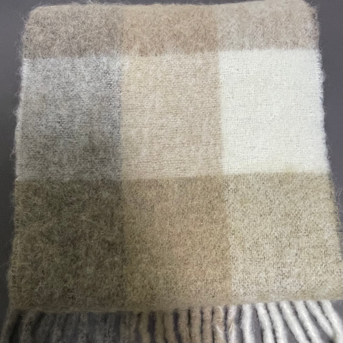 아크네스튜디오 모헤어 체크 머플러 화이트베이지 상품이미지2