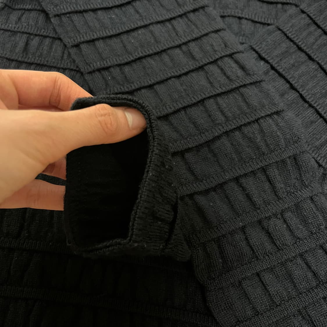 emporio armani black ribbed knit top 상품이미지3