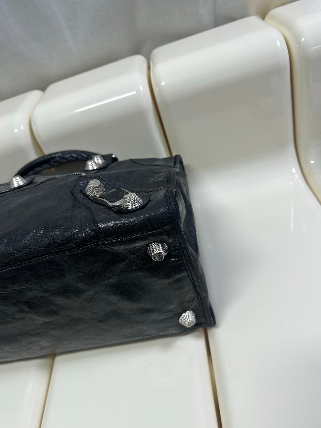 [A 정품] 발렌시아가 시티 모터백 라지 블랙 상품이미지4