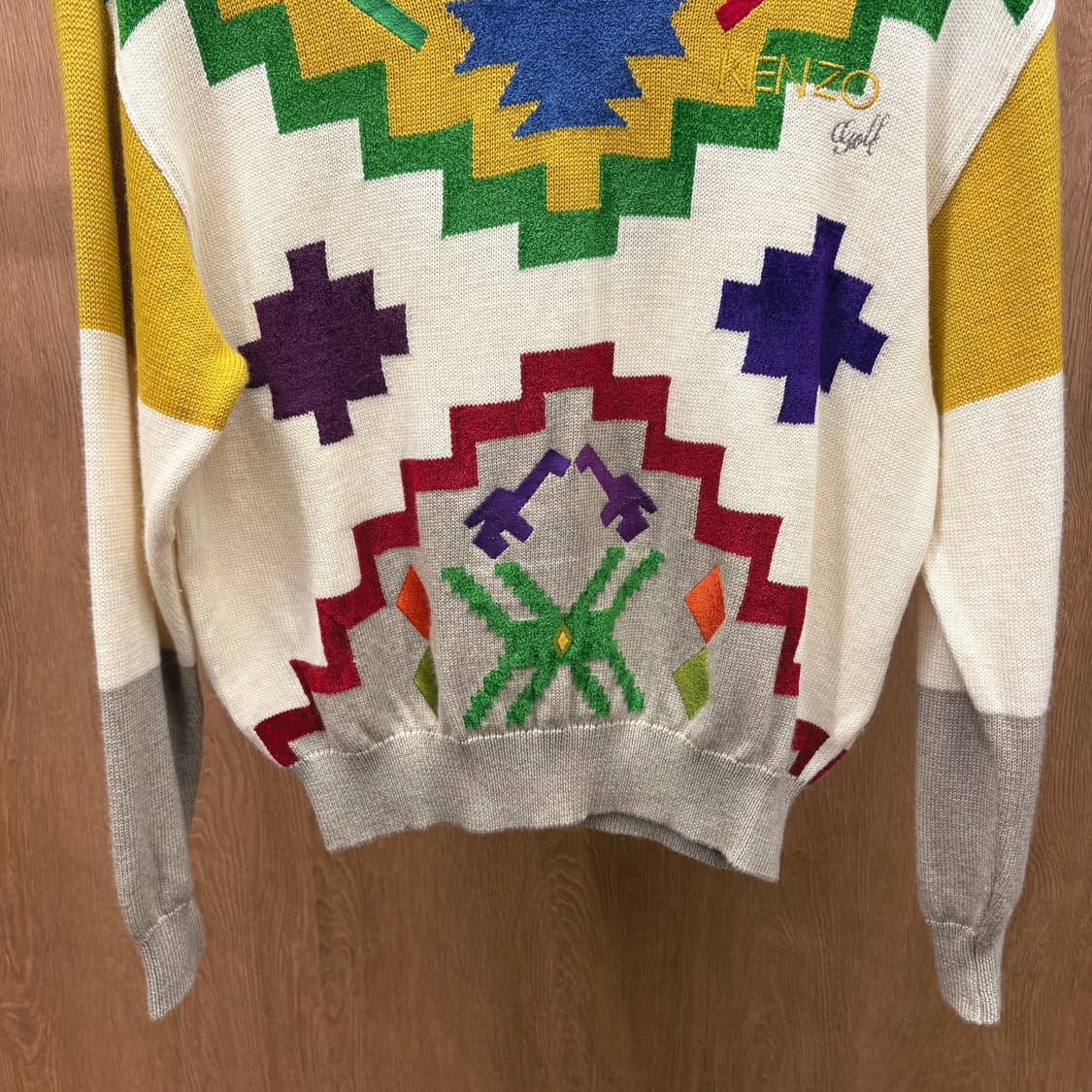 겐조 골프 크루넥 긴팔 울 니트 스웨터 기하학 패턴 시보리 디테일 옐로우 상품이미지5