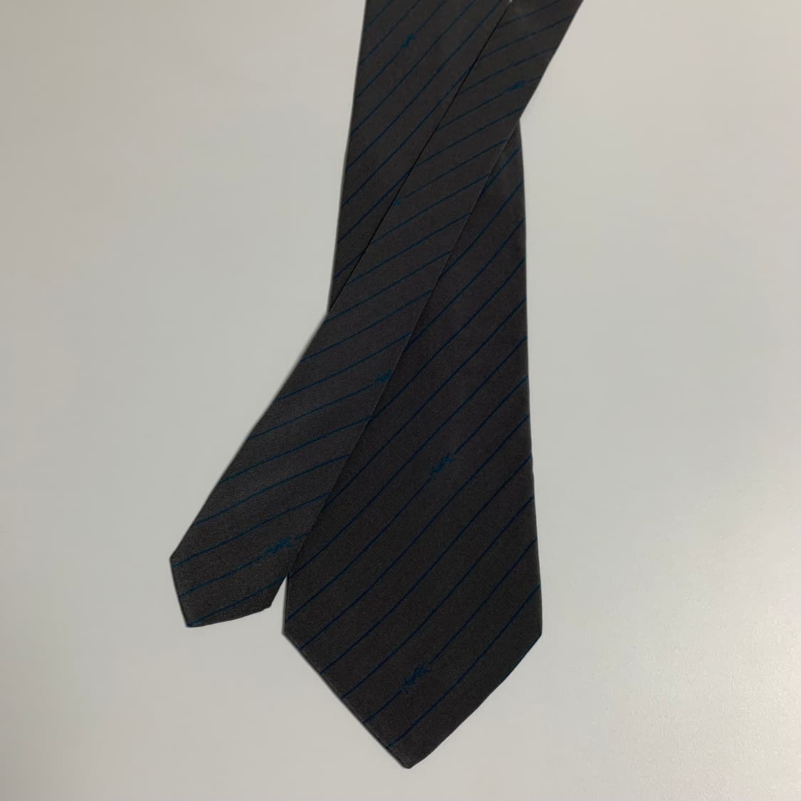 입생로랑 스트라이프 명품넥타이 YSL로고 100실크 A-A+등급 상품이미지3