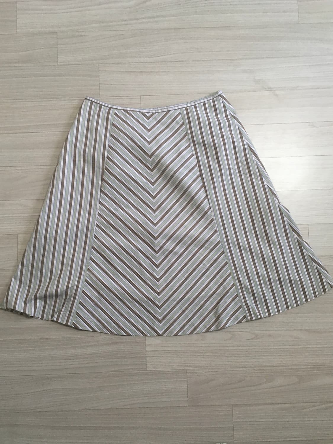 V-pattern skirt 상품이미지1