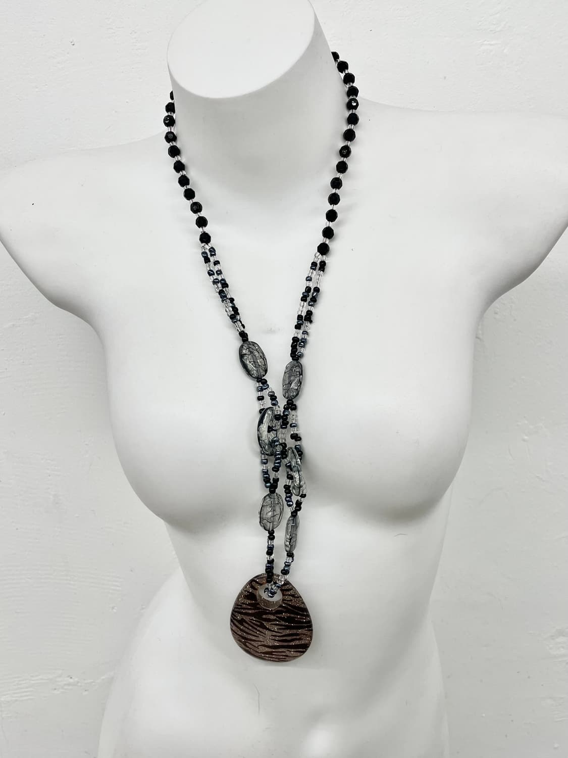 블랙페어리 지브라 드롭 네크리스 상품이미지2